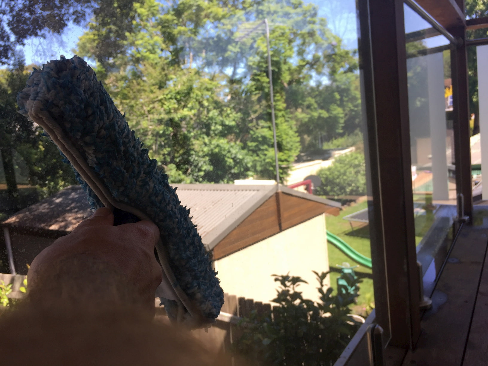 Understand the pros & cons of a glass balustrade or handrail