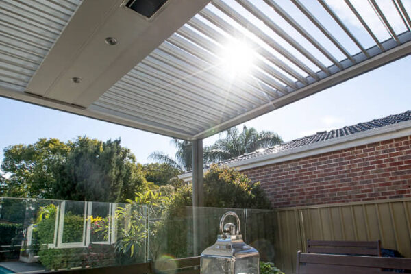 opening-roof-outdoor-living-in-san-souci-10